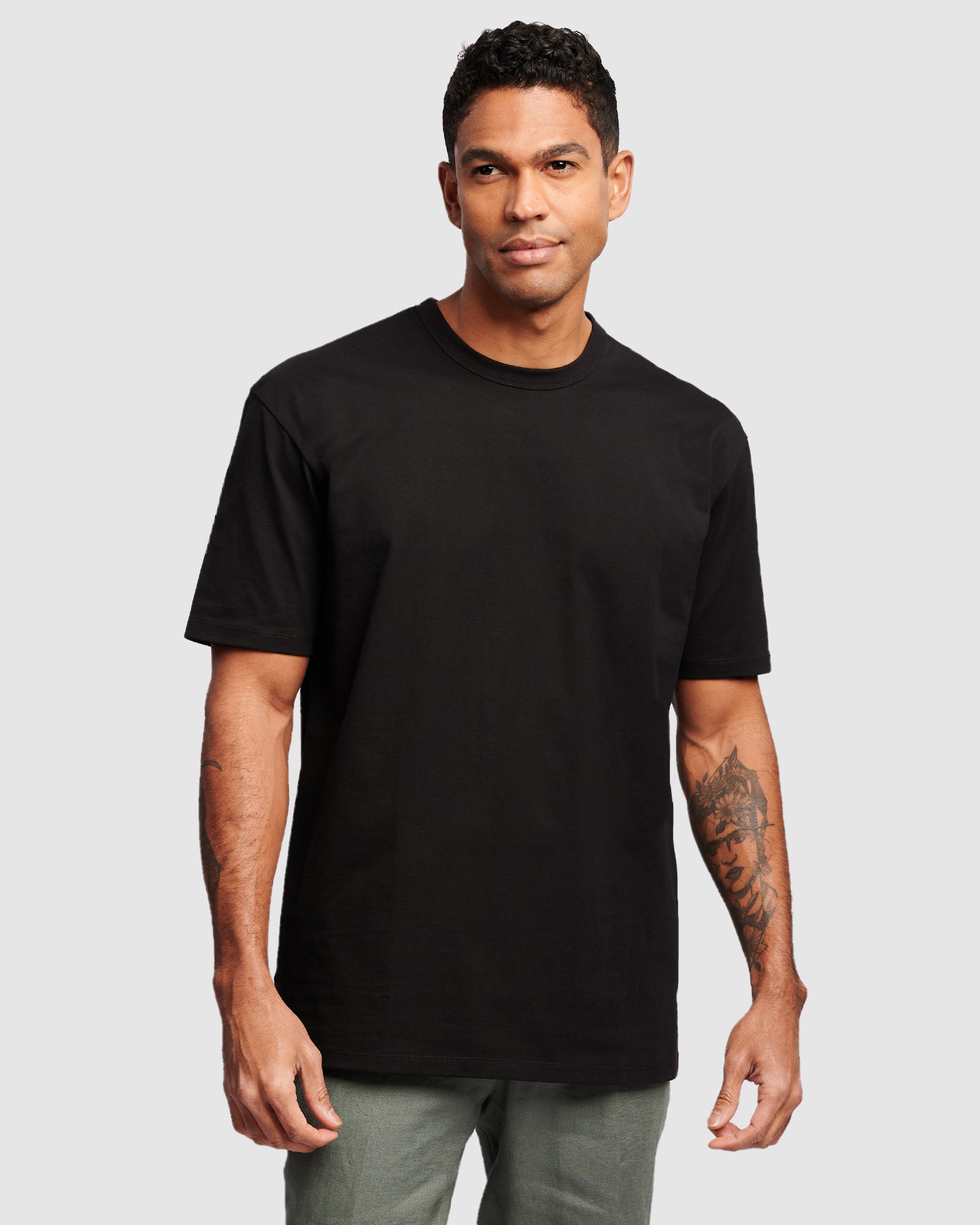 Black Oversized crew t-shirt in a heavyweight cotton, front close up view